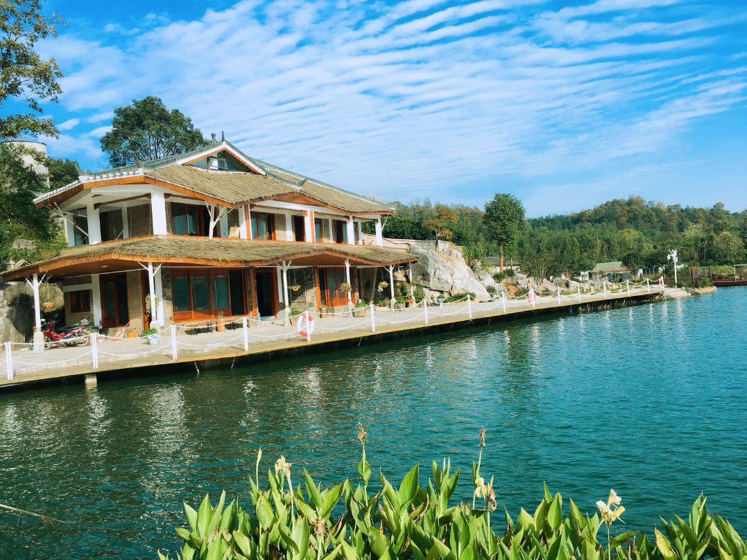 Tinghe Manor
