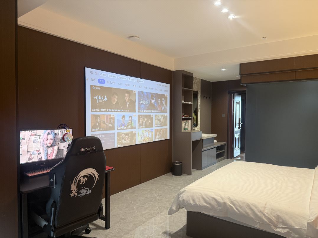 Yuncheng L E-Sports Hotel (Xinghe Plaza)