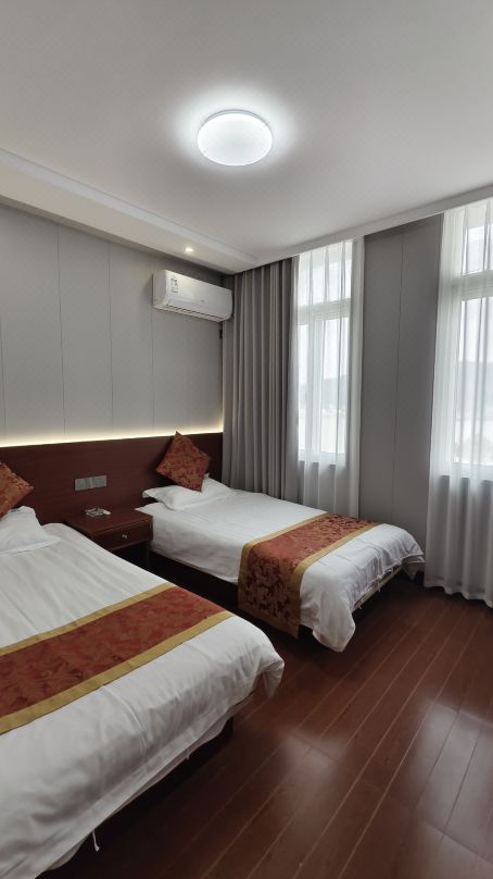 Huangjing Holiday Hotel