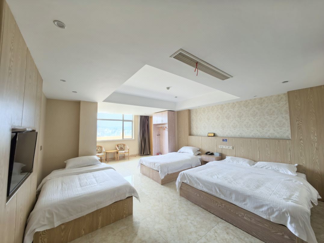 Yue Qing Feng He Hotel