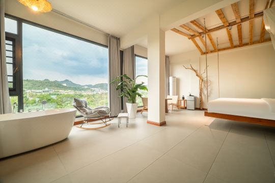 Puyin Homestay (Huangguoshu Waterfalls Scenic Area)