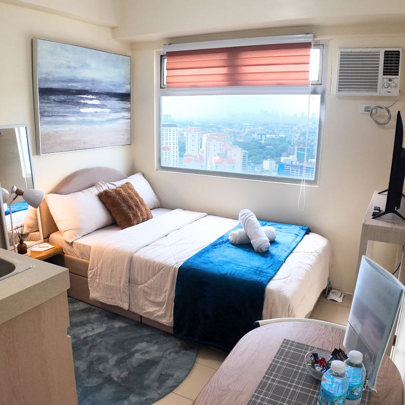Cozy condo with amazing city view!