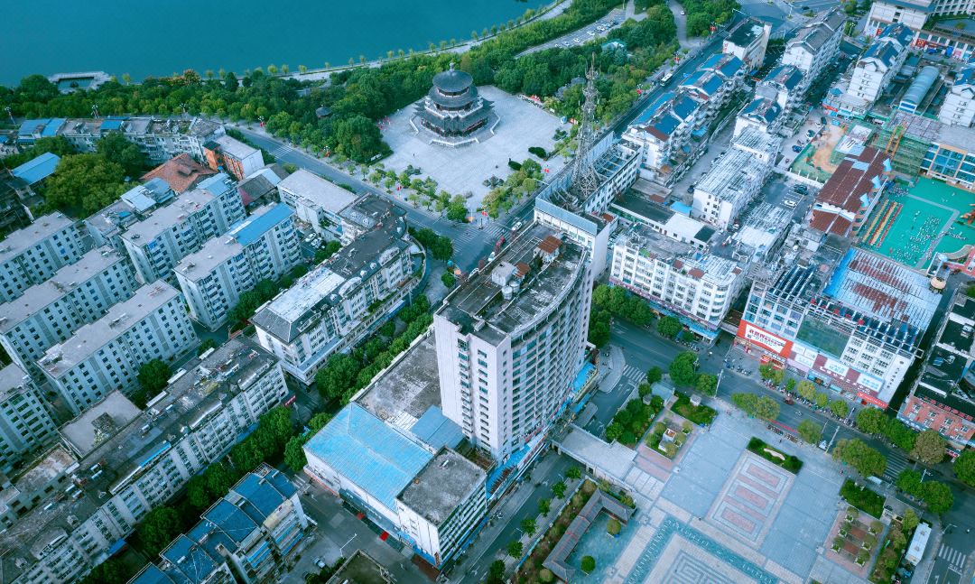 Wuning Jiangnan Hotel (Culture Square Pedestrian Street)