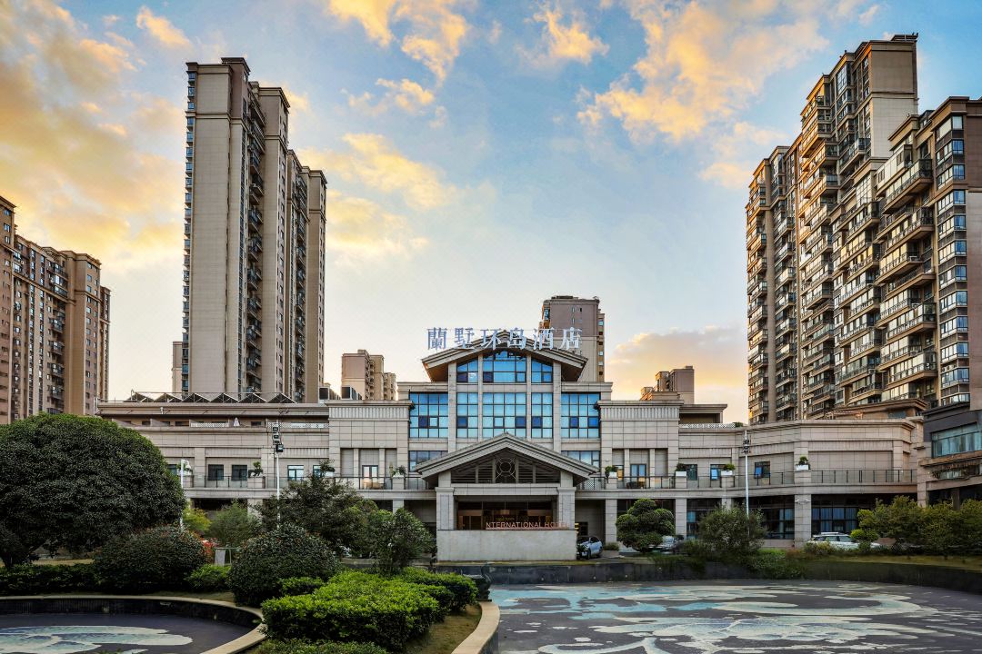 Zhangjiagang Lanshu Ring Road Hotel（High-speed rail new town）