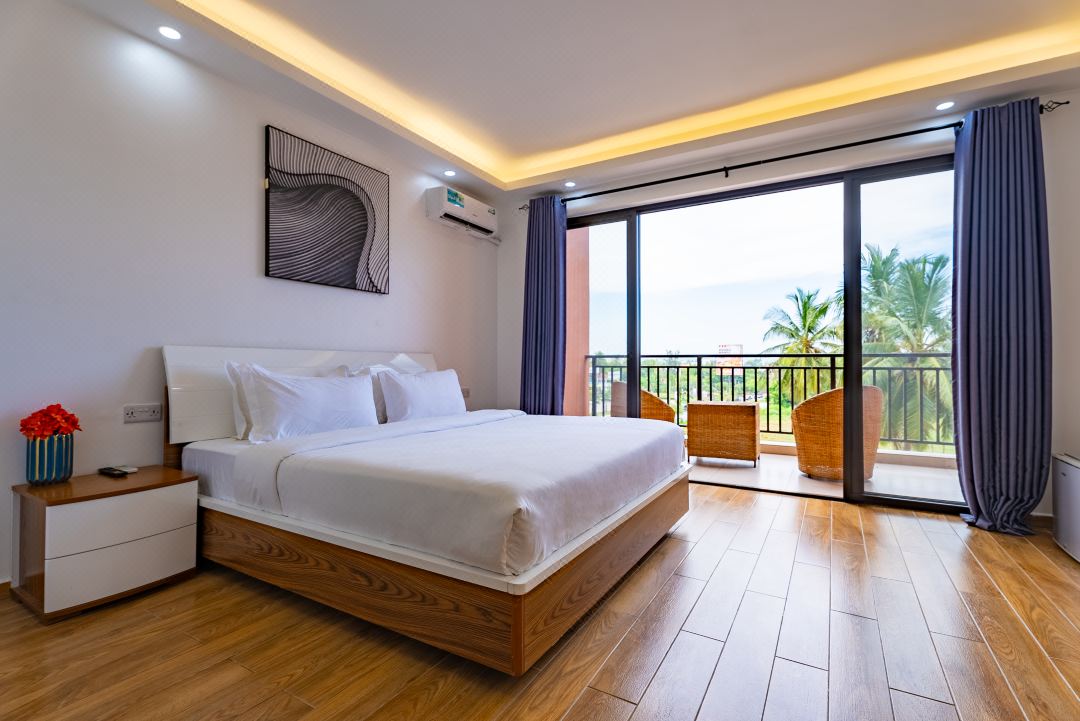 Palm Village Business Hotel