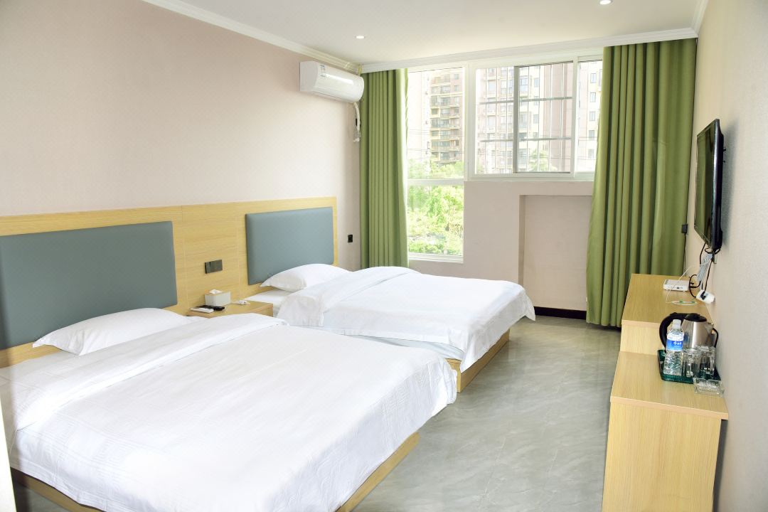 Lanyun Tiancheng Hotel ((Dazhaoshan National Forest Park International E-commerce Industrial Park))
