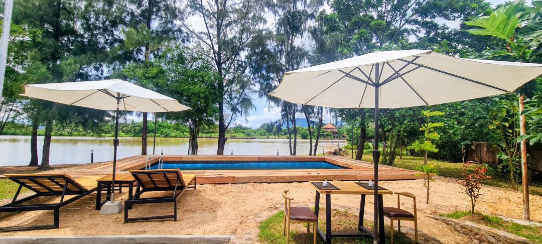 Sun & Roots Lodge Restaurant and Bar