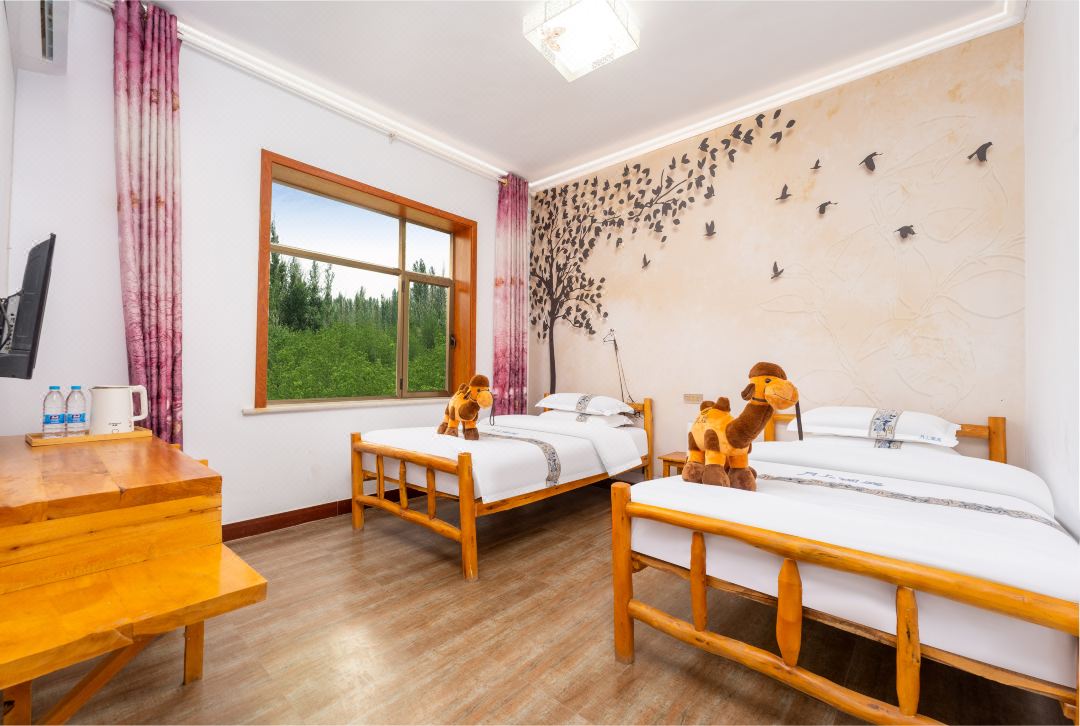 Dunhuang Yueshang Lanting Homestay (Crescent Spring Branch)