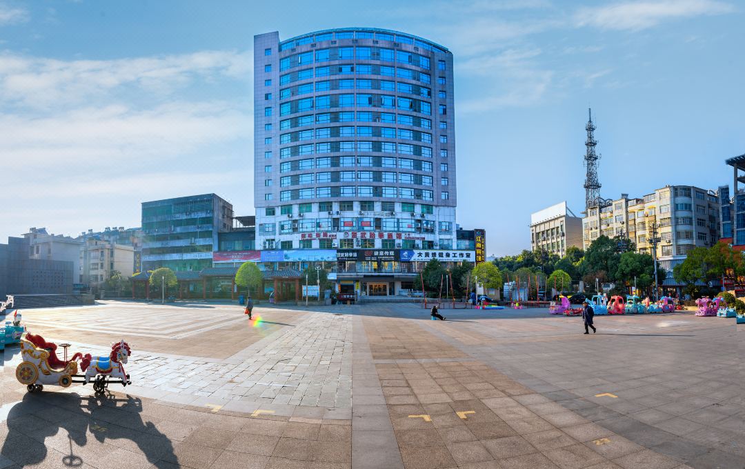 Wuning Jiangnan Hotel (Culture Square Pedestrian Street)