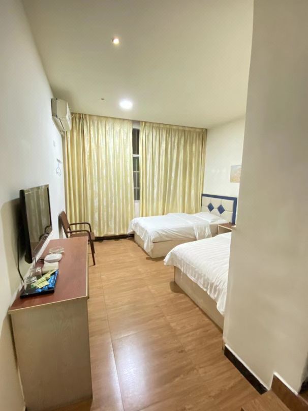 Fuyang Junshangju Hotel