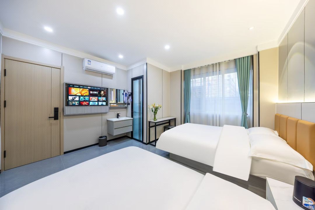 Yunman Tinglan Hotel (Xiguan Subway Station Lanzhou University Second Hospital)