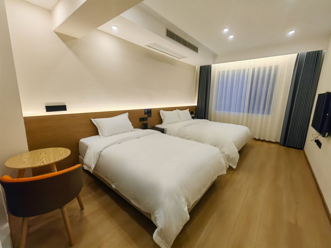 One Six Boutique Hotel