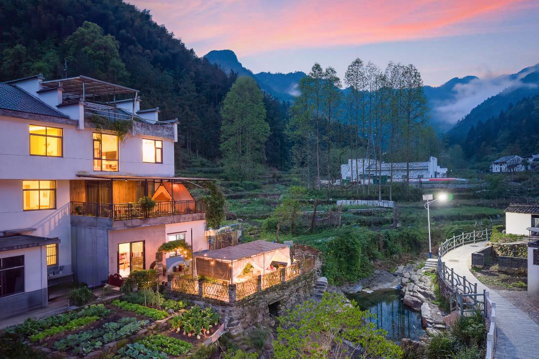 Shitai Tianchiju·Su B&B