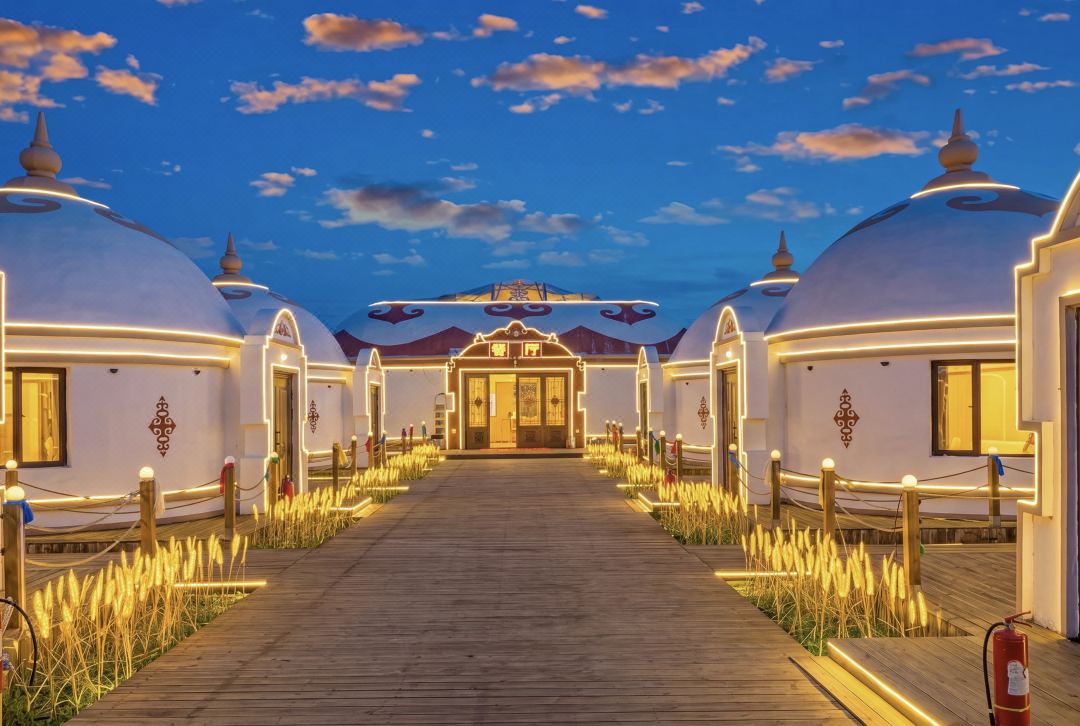 Yihui | Luye Beijiang · Sunset Glow Mongolian Yurt Nomadic Camping Hotel (Ergun Heishantou)