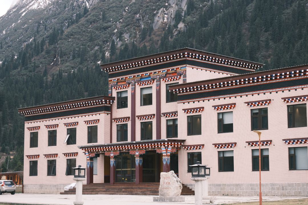 Lunzhuze Homestay