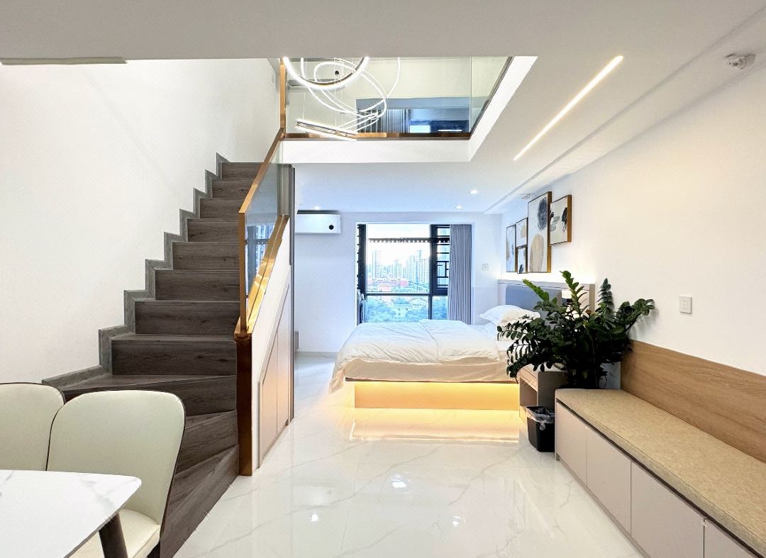 Charming Luxury Cinema Hotel (Nanning Wanjing Plaza)