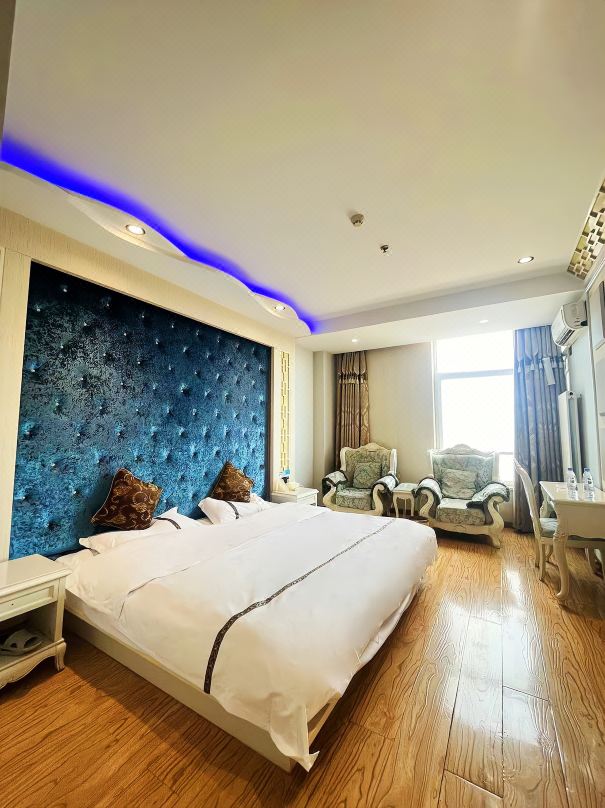 Zhongmou Haomen Business Hotel