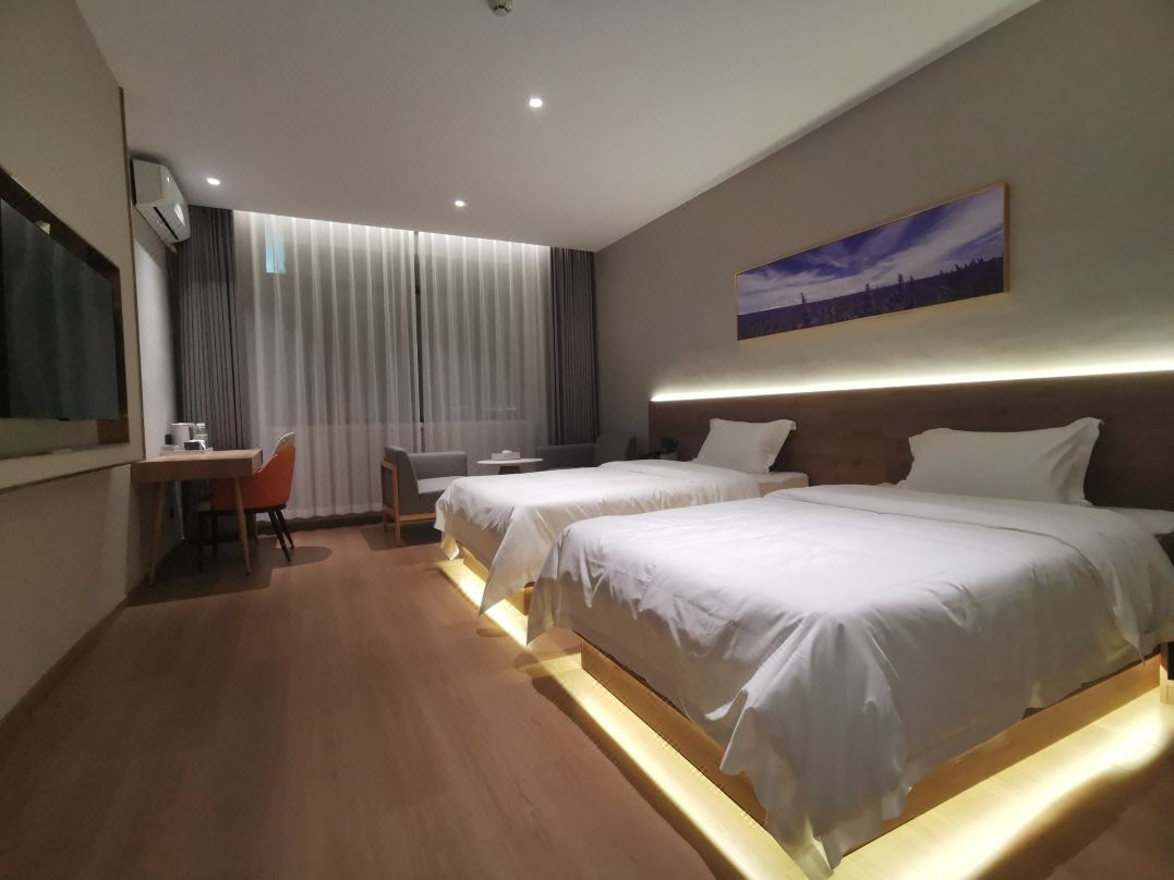 Pullman Hotel (Olunchun Banner Poplar Station)