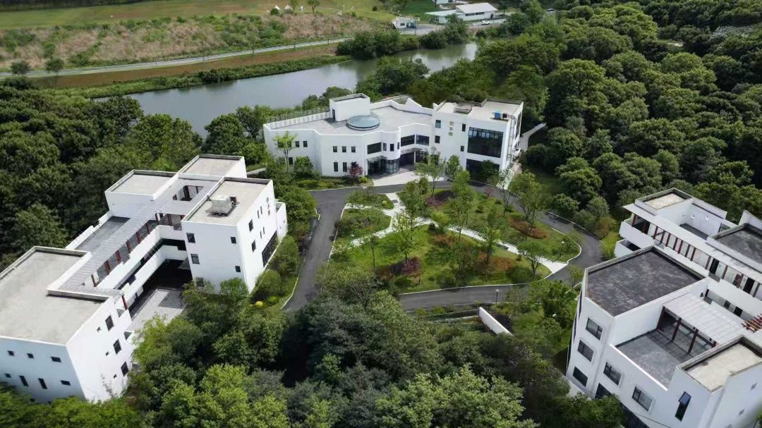 Anji Fengchen Countryside Resort Hotel (Yinlong Gorge Rafting)
