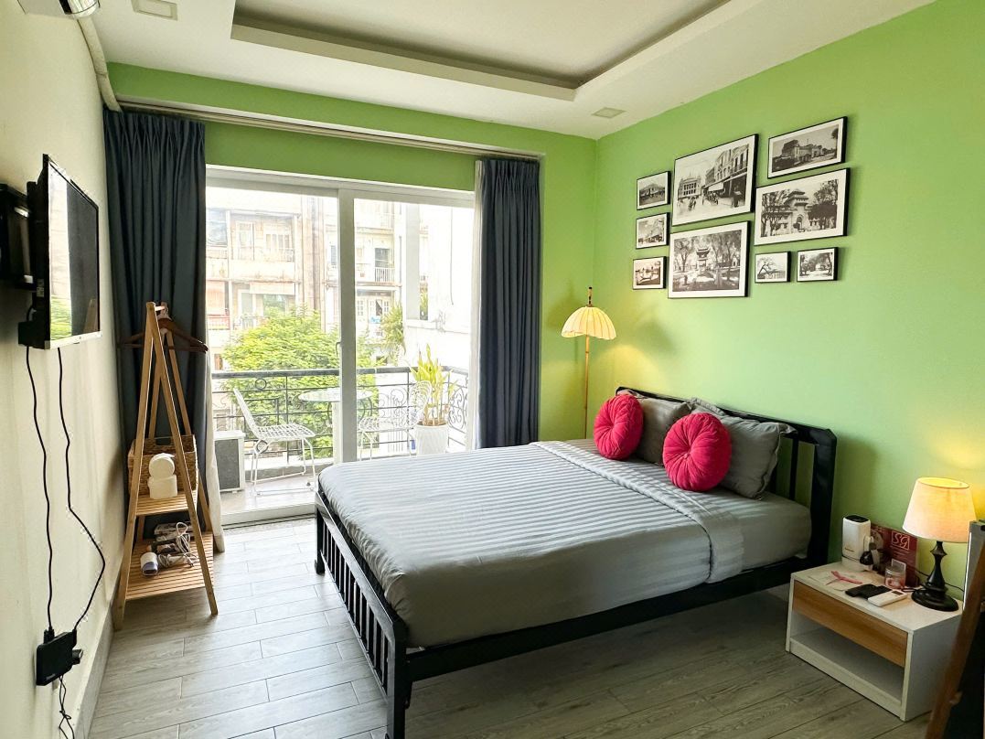 Cozy Saigon Sunset Apartment - Steps to Bui Vien Nightlife
