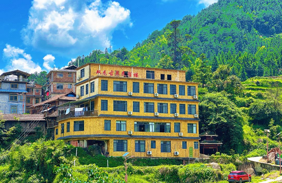 Rongshui Shuanglong Guquan Homestay Tower