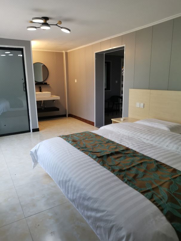Yahui Hotel