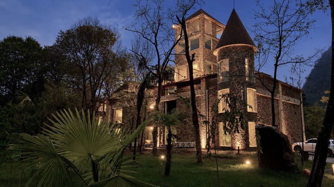Shuifu Mancheng Forest Hotel