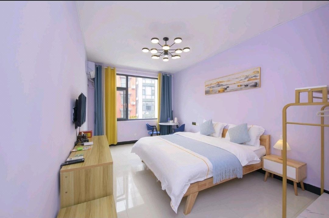 Jinghong Little Pineapple Inn