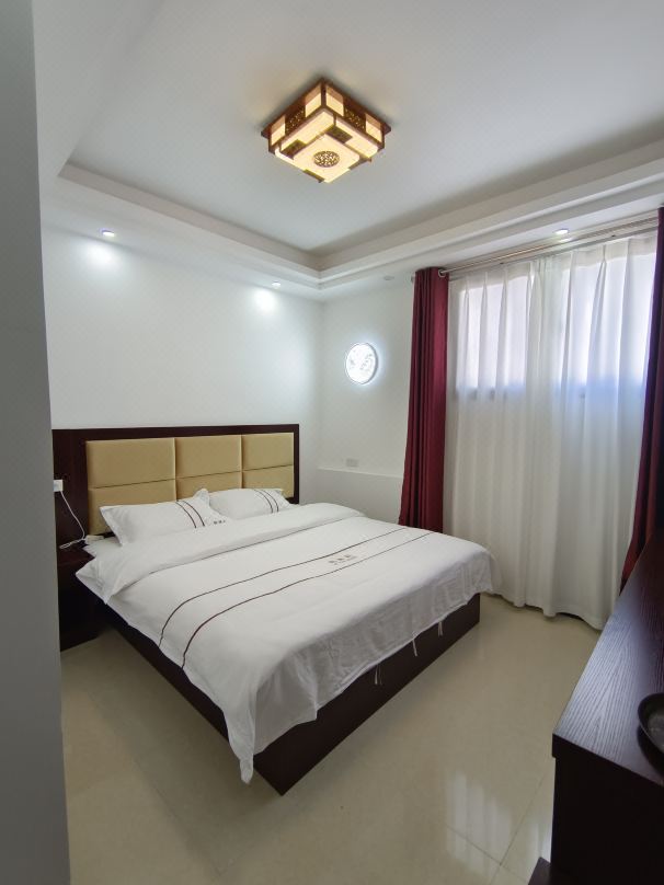 Zhaotong HeyuanzhuangHomestay (Dashanbao Branch)