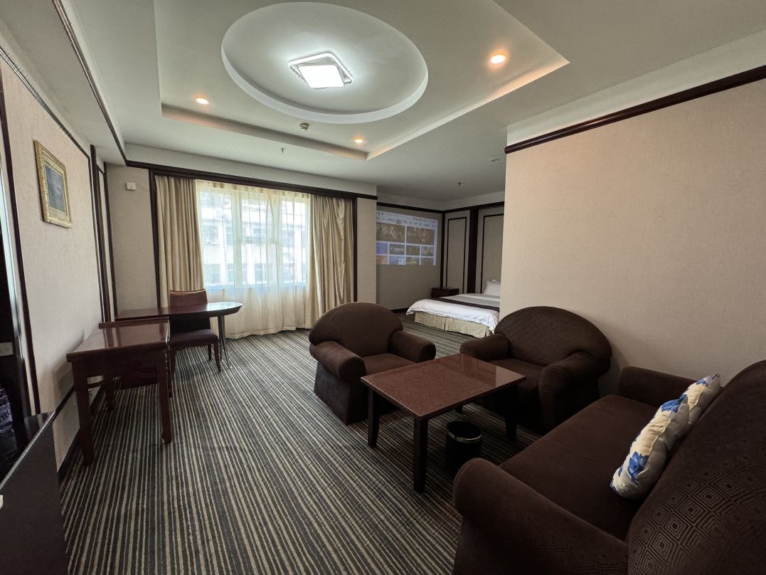 Shentou Apartment (Shengping Subway Station)