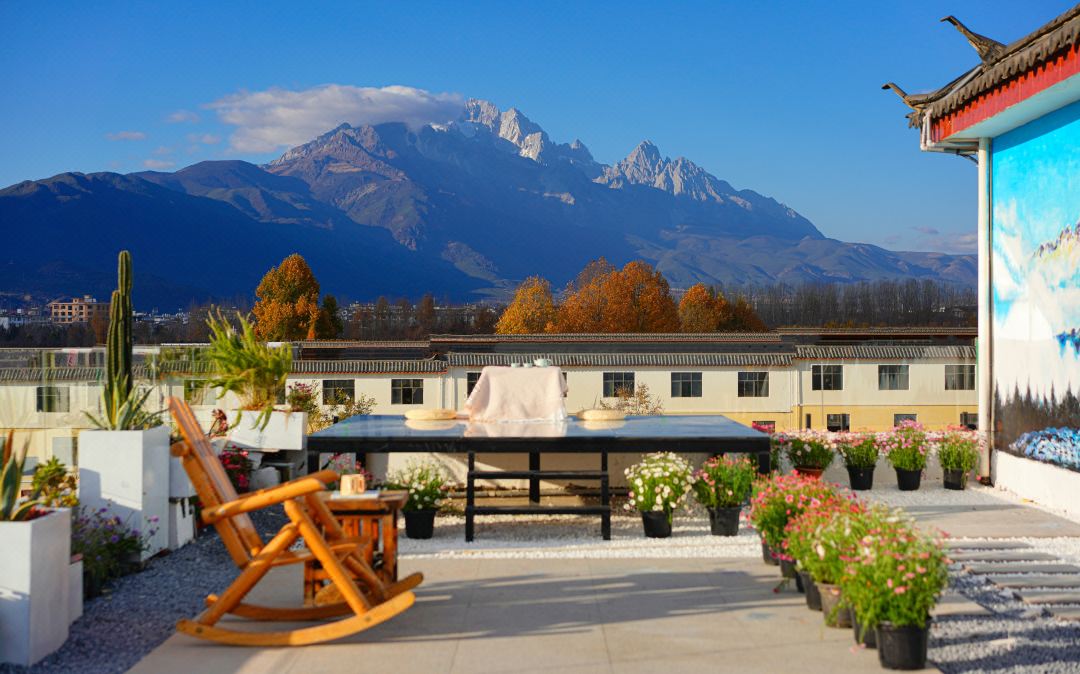 Sunlit Golden Mountain | Sky Garden Aesthetic Guesthouse (Heilongtan Park Branch)