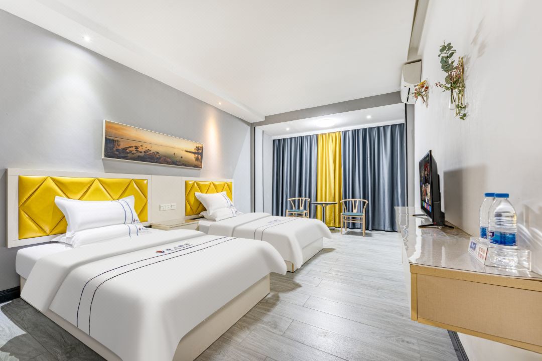 Yingshang Hotel