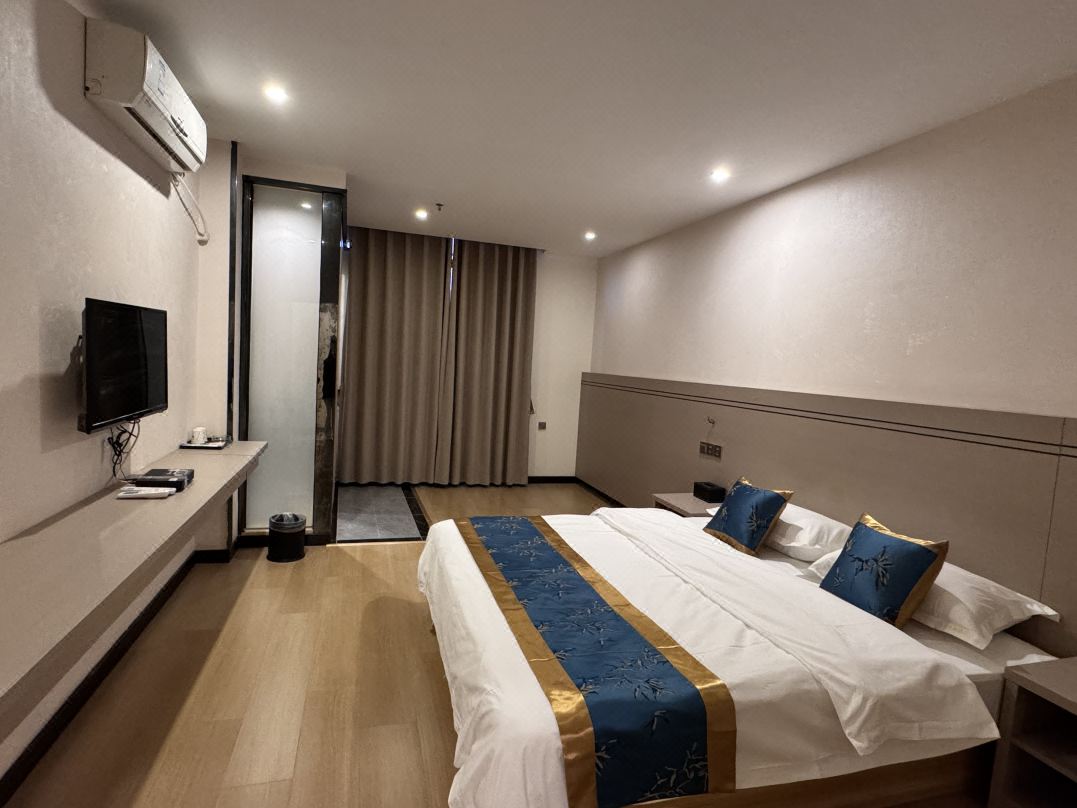 Hengxian Huashi Baijie Hotel