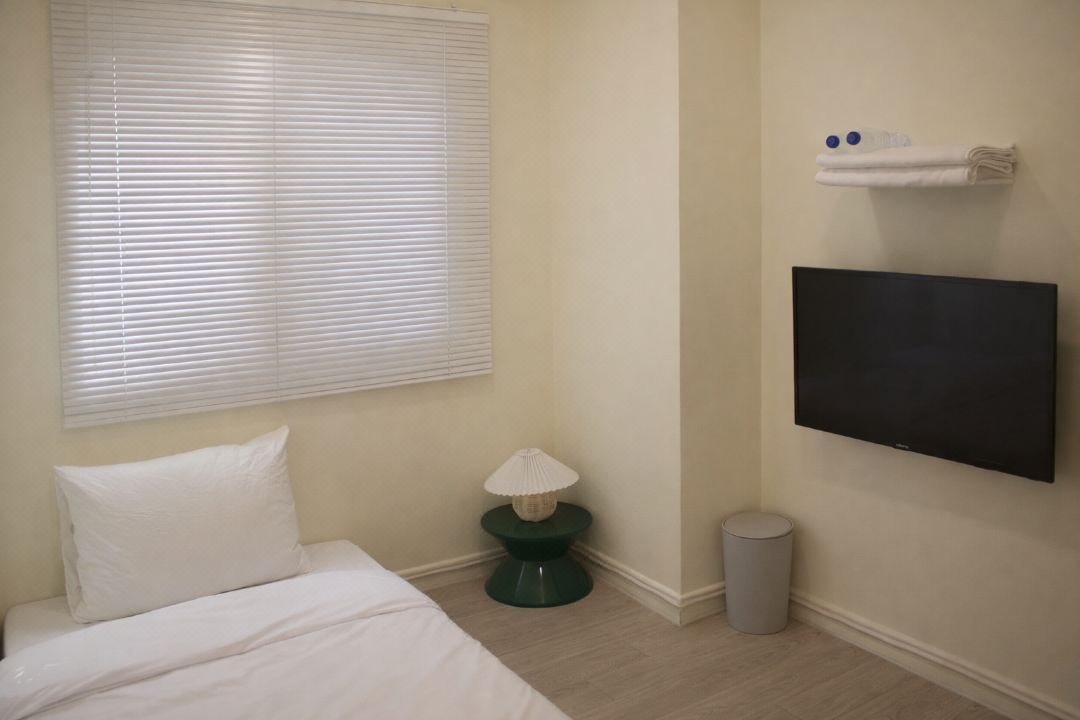 THE LOFT 6