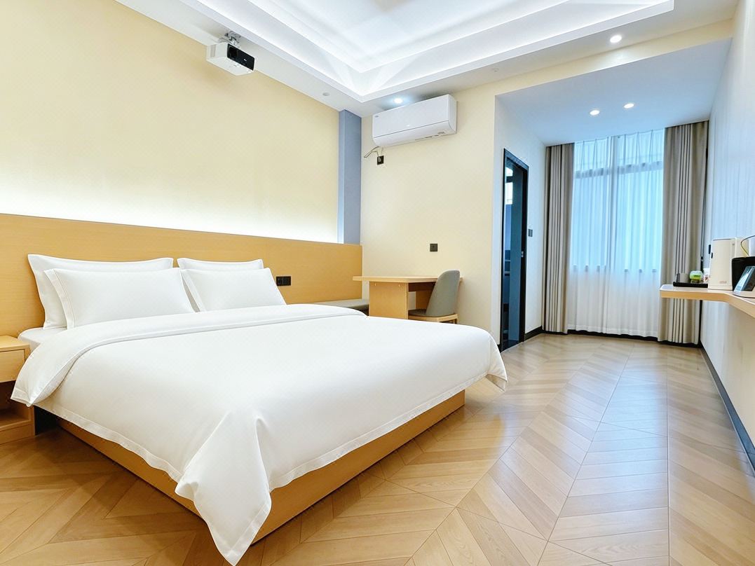 Yudu Shiguangli Hotel (Yudu New Long March Advanced Technical School)