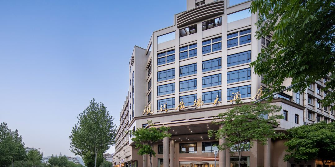 现纪广场大酒店
