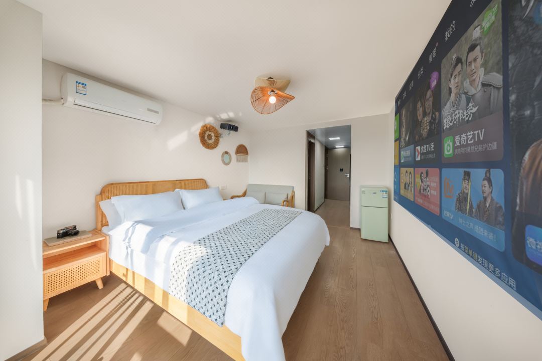 Tongying Yunqi Cinema Apartment