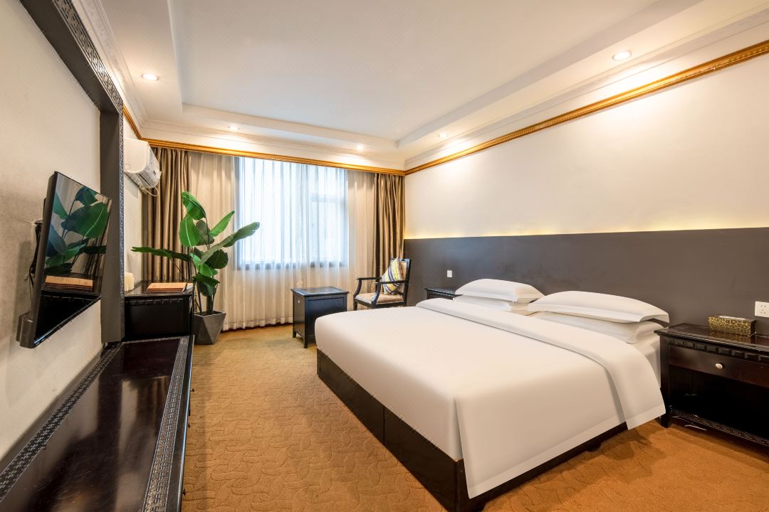 Reed Sea Courtyard Homestay