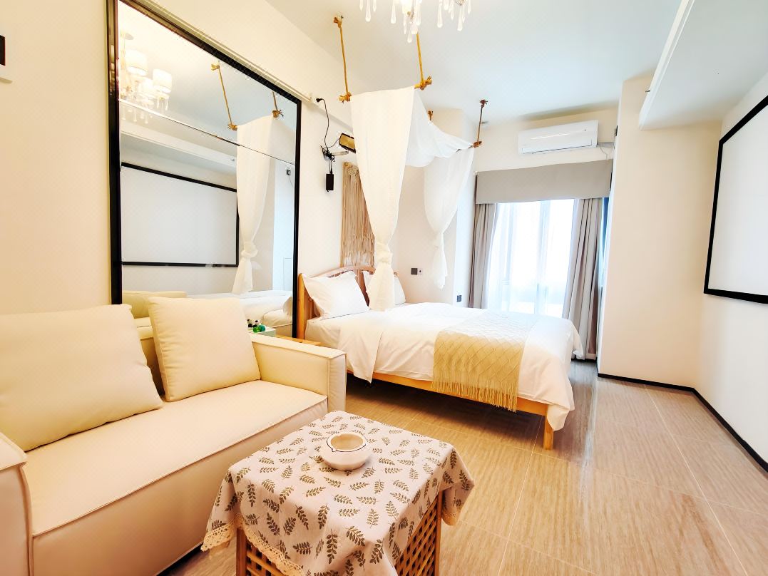 Quzhu Qingju Chain Apartments（Foshan Century Lotus Sports Center）