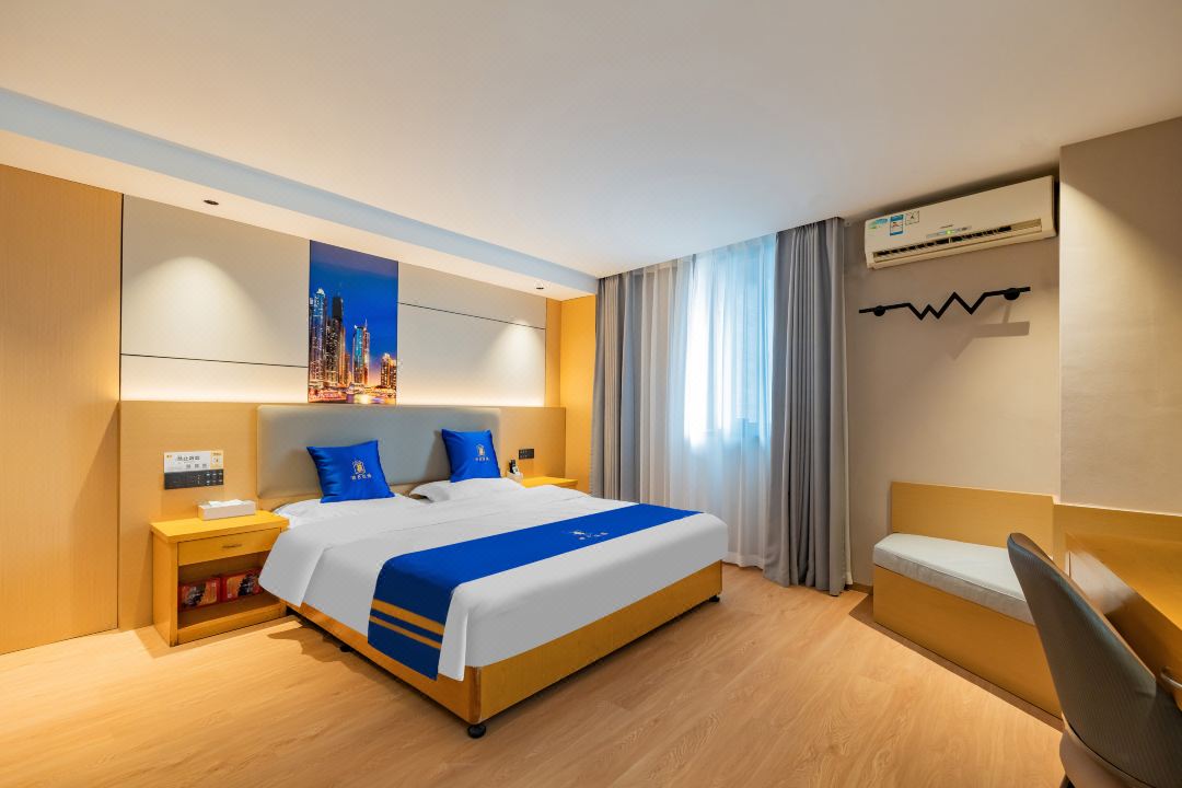 Super 8 Hotel (Wuhou Temple Yiguanmiao Subway Station)