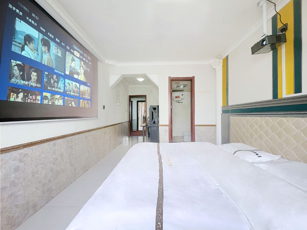 Love sea hotel (Hohhot University City store)