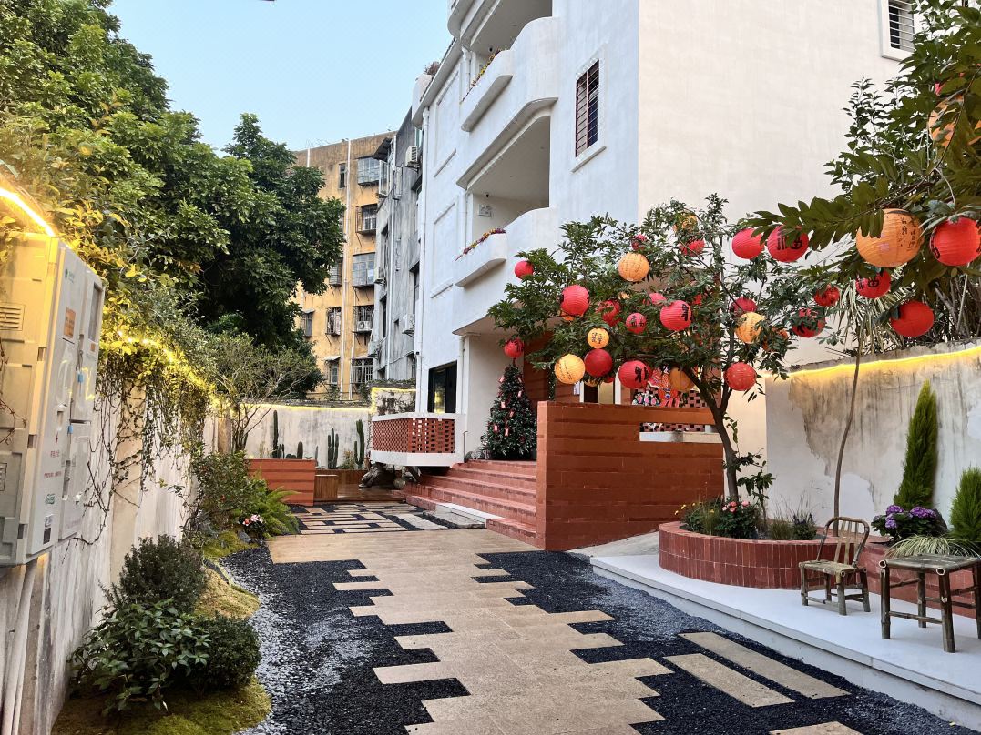 Jinglan Yazhu B&B Translation