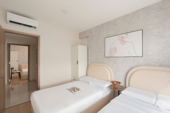 2BR | 1BA • Central D1 • City View • Near BuiVien