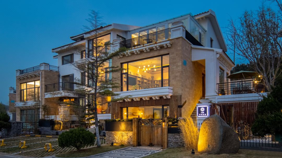 Floral Hotel· Pinghuai Hotel(Grape Beach Sea Bath Shop)