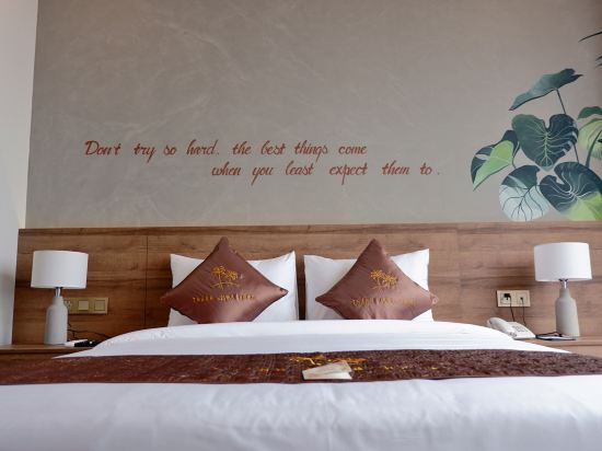 Thanh Long Hotel - Tap to explore photos
