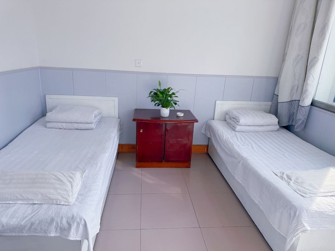 Yueshang Hotel (Shenmu Bus Station)