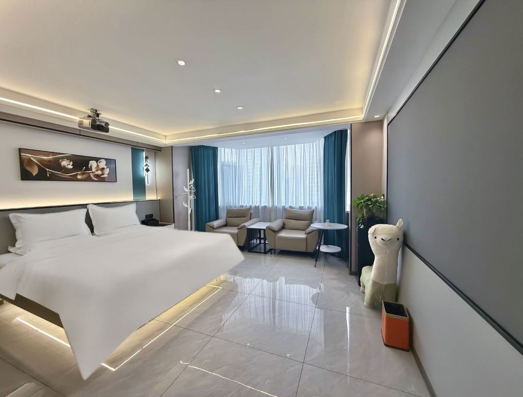 Baishun Smart Movie Homestay (Zhangye Road Provincial Government Subway Station)
