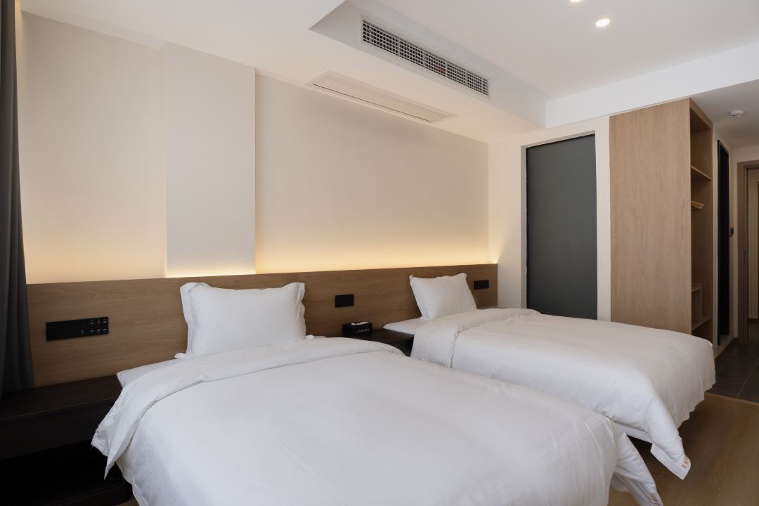 One Six Boutique Hotel