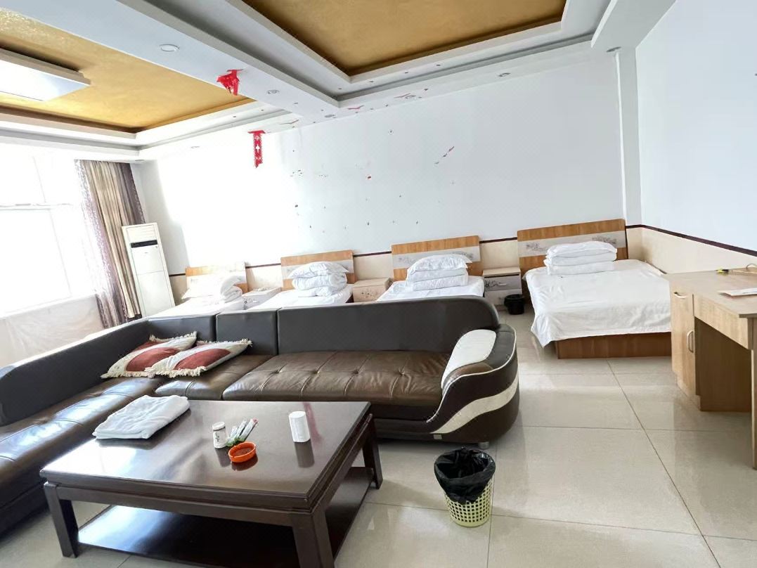 Linghe Hotel