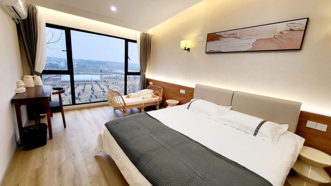 Fengxi Bay Homestay, No. 90 Daijia Dawan, Huangpi District, Wuhan City, Hubei Province